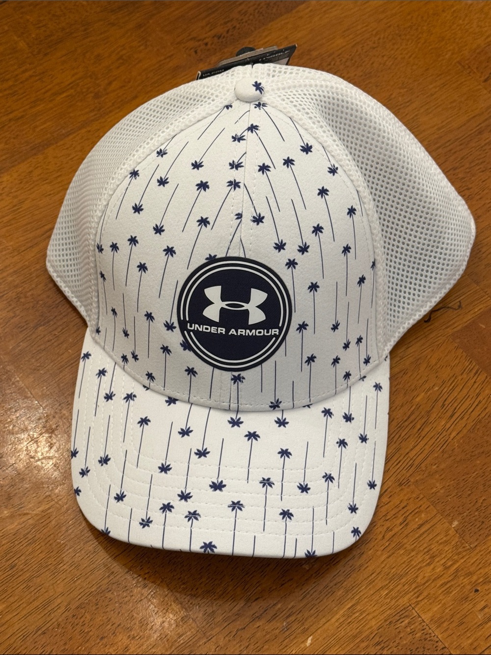 Under Armour Men White and Navy Palm-Print Trucker Cap